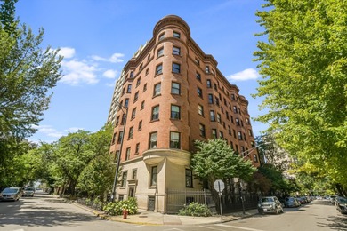 Lake Michigan - Cook County Condo For Sale in Chicago Illinois