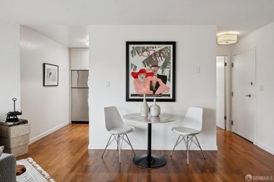 Sophisticated and modern living is offered in this Marina - photo 16