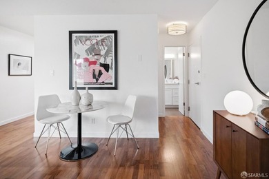 Sophisticated and modern living is offered in this Marina - photo 17