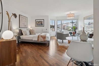 Sophisticated and modern living is offered in this Marina - photo 23