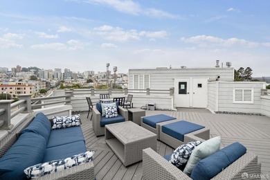 Sophisticated and modern living is offered in this Marina - photo 28