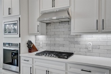 Windsong Estates almost new beauty, 5 bedrooms and 4 full baths - photo 14