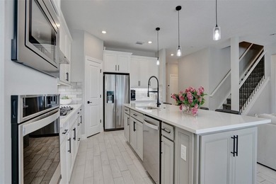 Windsong Estates almost new beauty, 5 bedrooms and 4 full baths - photo 17