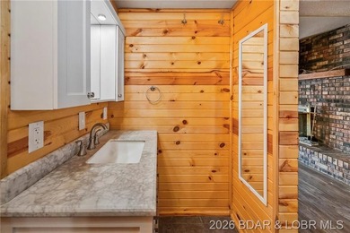36X46 Man Cave has an office/workshop/Crafts area with a window - photo 36