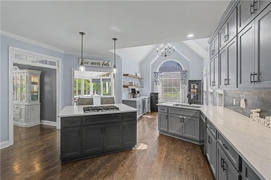 PRICED BELOW MARKET VALUE FOR EXCEPTIONAL VALUE ! Enjoy a - photo 7