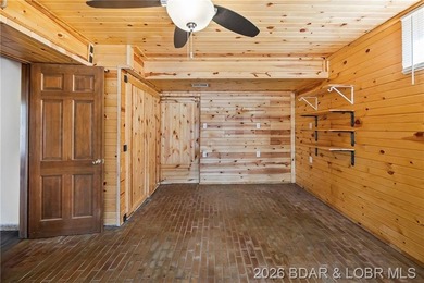 36X46 Man Cave has an office/workshop/Crafts area with a window - photo 38