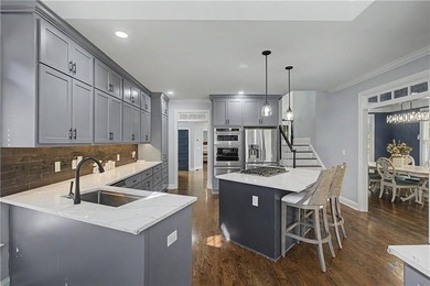 PRICED BELOW MARKET VALUE FOR EXCEPTIONAL VALUE ! Enjoy a - photo 9
