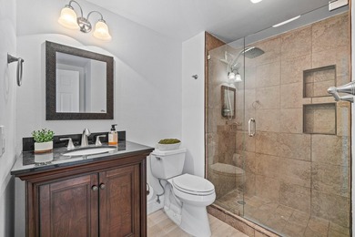 Spacious 2BR/2BA ground-floor partially furnished unit with - photo 18