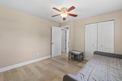 Spacious 2BR/2BA ground-floor partially furnished unit with - photo 20