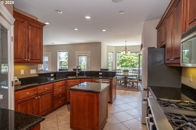 Beautiful 5-bed, 4-bath custom home on nearly one acre in a - photo 2