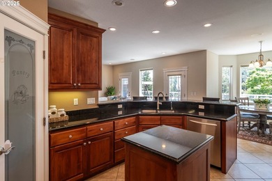 Beautiful 5-bed, 4-bath custom home on nearly one acre in a - photo 4