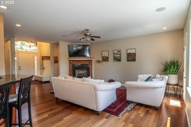 Beautiful 5-bed, 4-bath custom home on nearly one acre in a - photo 8