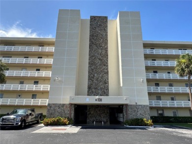 Lake Condo For Sale in Dania, Florida