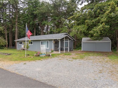 Enjoy life on the outskirts of Port Orford with this beautiful 3 - photo 1