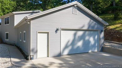 This well built 2020 home showcases quality craftsmanship and - photo 12