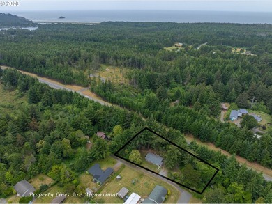 Enjoy life on the outskirts of Port Orford with this beautiful 3 - photo 2
