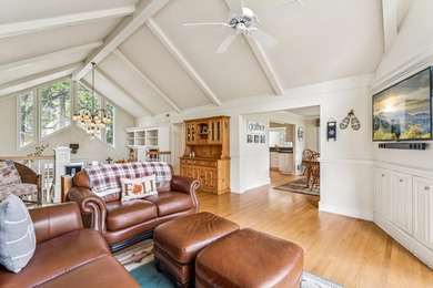Welcome to an exceptional golf course frontage home set along - photo 14