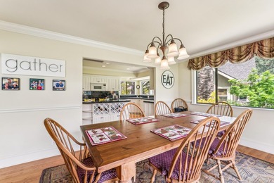 Welcome to an exceptional golf course frontage home set along - photo 16
