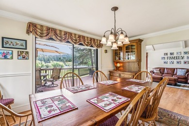Welcome to an exceptional golf course frontage home set along - photo 17
