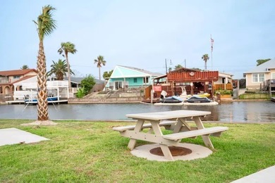 Welcome to your luxury RV site in Flour Bluff, just a 13-minute - photo 2