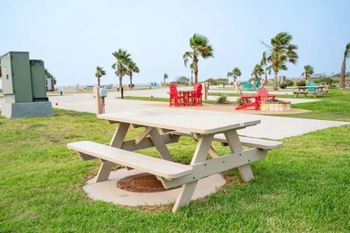 Welcome to your luxury RV site in Flour Bluff, just a 13-minute - photo 3