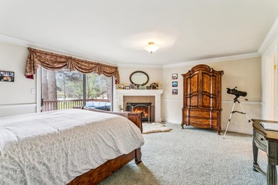 Welcome to an exceptional golf course frontage home set along - photo 23