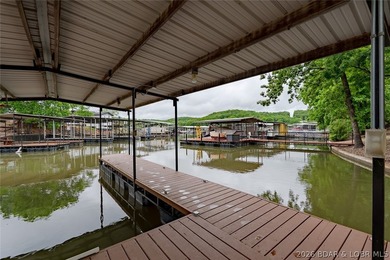 Welcome to lake living at its best! This must-see 3-bedroom - photo 21