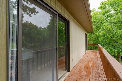 Welcome to lake living at its best! This must-see 3-bedroom - photo 30