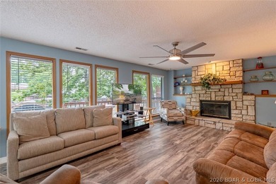 Welcome to lake living at its best! This must-see 3-bedroom - photo 32