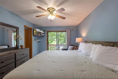 Welcome to lake living at its best! This must-see 3-bedroom - photo 37