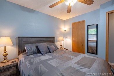 Welcome to lake living at its best! This must-see 3-bedroom - photo 44