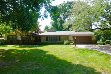 179 Seminole Drive - Lake Home For Sale in Galesburg, Illinois