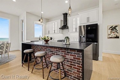 Welcome to this custom-built luxury lakeside ranch offering 3 - photo 13