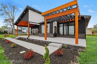 Welcome to this custom-built luxury lakeside ranch offering 3 - photo 28