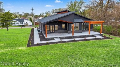 Welcome to this custom-built luxury lakeside ranch offering 3 - photo 33