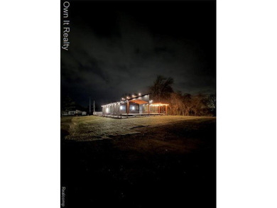 Welcome to this custom-built luxury lakeside ranch offering 3 - photo 38