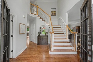 Meticulously maintained by the original owners, this ELEGANT - photo 4