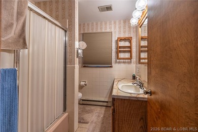 Charming Lakefront Haven at the 52 MM - A Lifetime of Memories - photo 15