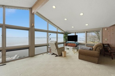 Beautiful lakefront home with panoramic views across the entire - photo 22
