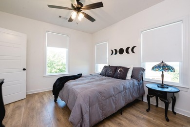Stunning property on almost 1 acre with views of the Arkansas - photo 30