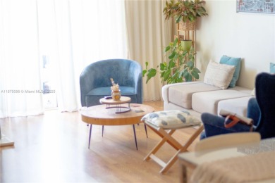 Little Maule Lake Condo For Sale in Aventura Florida