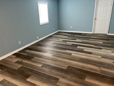 Quiet Living at it's Best! Beautifully remodeled 2Bed/ 1Bath - photo 11