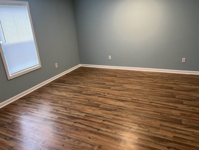 Quiet Living at it's Best! Beautifully remodeled 2Bed/ 1Bath - photo 14