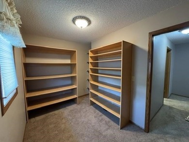 Unbelievable amount of space in this quality built 5 bed, 3 bath - photo 15