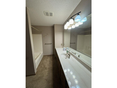 Unbelievable amount of space in this quality built 5 bed, 3 bath - photo 16