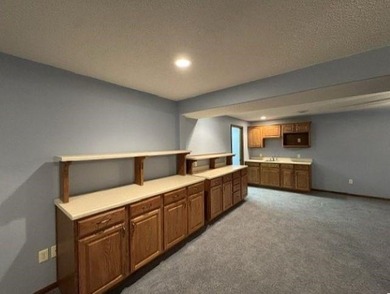 Unbelievable amount of space in this quality built 5 bed, 3 bath - photo 17