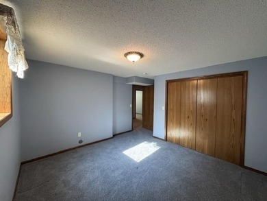 Unbelievable amount of space in this quality built 5 bed, 3 bath - photo 22