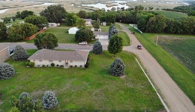 Unbelievable amount of space in this quality built 5 bed, 3 bath - photo 27