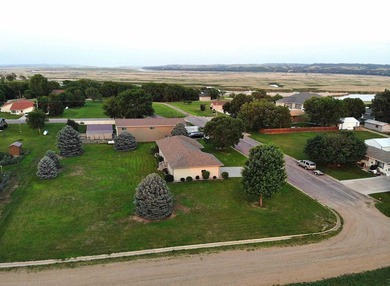 Unbelievable amount of space in this quality built 5 bed, 3 bath - photo 30