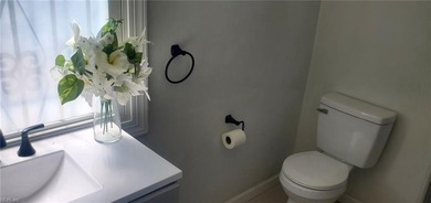Beautiful home in the heart of Portsmouth. This home includes a - photo 3